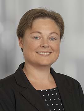 Kirsten Bork, Chefkonsulent, advokat (L)