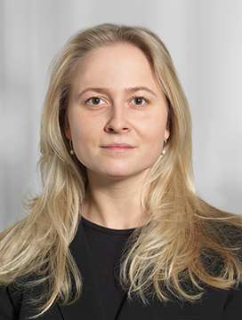 Cindy Ingrid Christensen, Konsulent