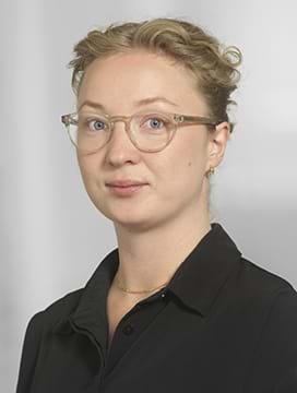 Helene Jakobe Bom, Konsulent