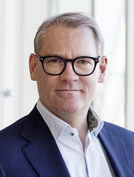Thomas Bustrup, Drift og internationale forhold, viceadm. direktør