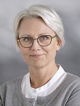 Karina Falkjær, Receptionist